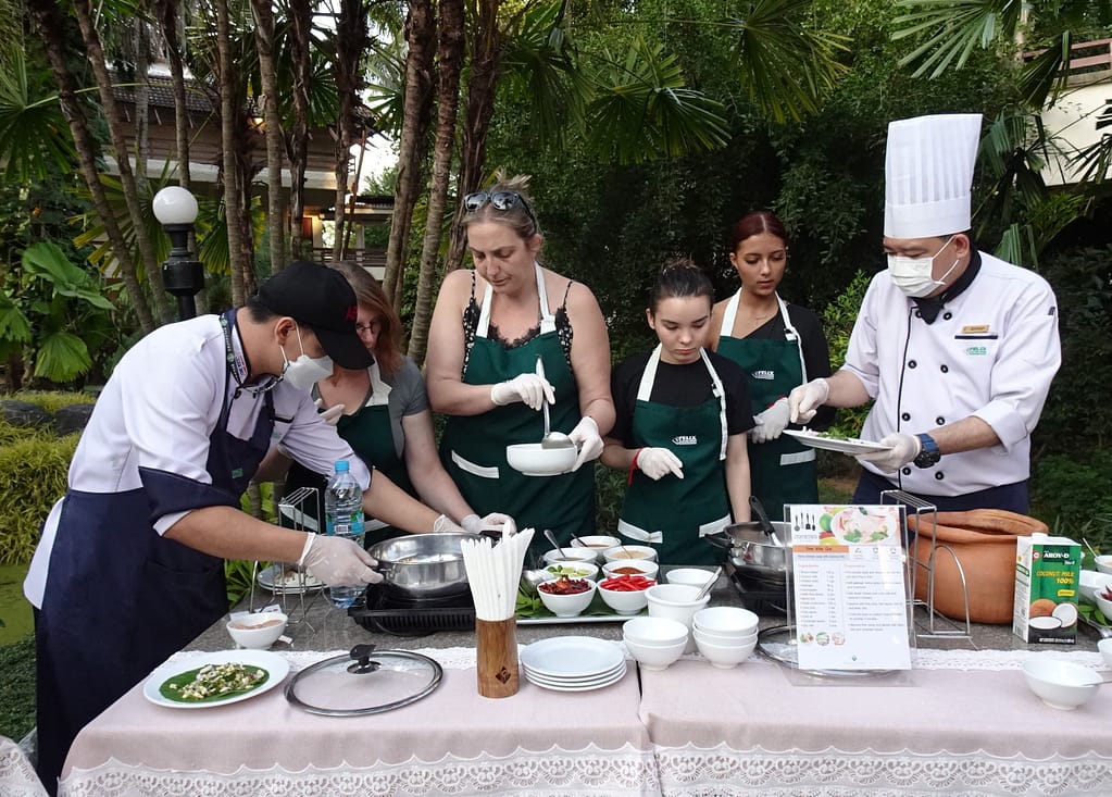 ENGAGING AND FUN LEARNING WITH EXPERT CHEFS​